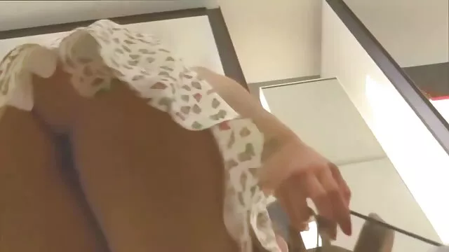Parim porno :  Hämmastav brünett laseb end kiilaka mehe ja nunnu käest pimedaks teha Täiskasvanute Filmid 