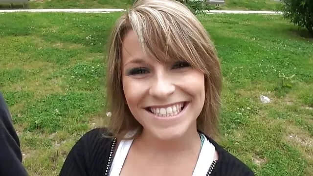 Parim porno :  Väike nohik Latina seksika kehaga pritsib üle kogu paksu munn Täiskasvanute Filmid 