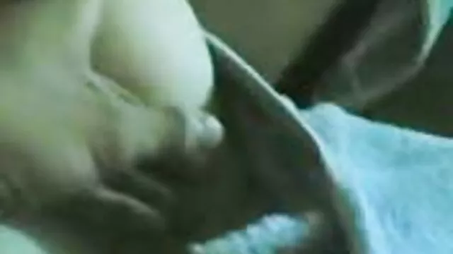 Parim porno :  Poiss-sõber palus oma beebil toppi tõsta ja talle tissi näidata Täiskasvanute Filmid 