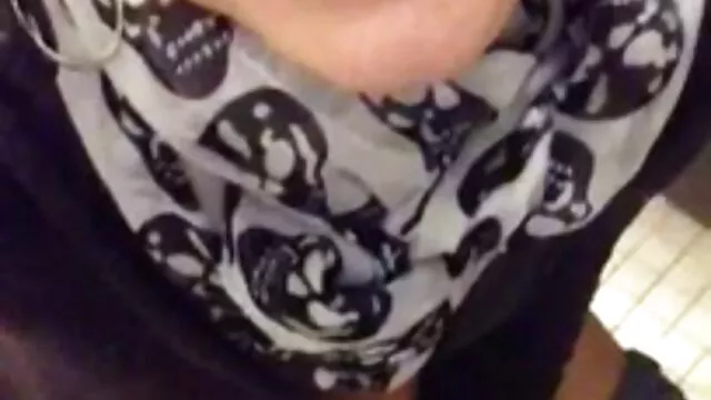 Parim porno :  Blond on trimmitud armas kiisu perses vuntsidega pervert Täiskasvanute Filmid 