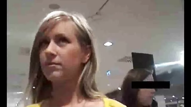 Parim porno :  Suurte rindadega brünett milf annab suurepärase suhu Täiskasvanute Filmid 
